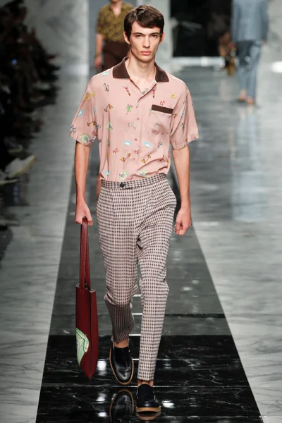 Look 49